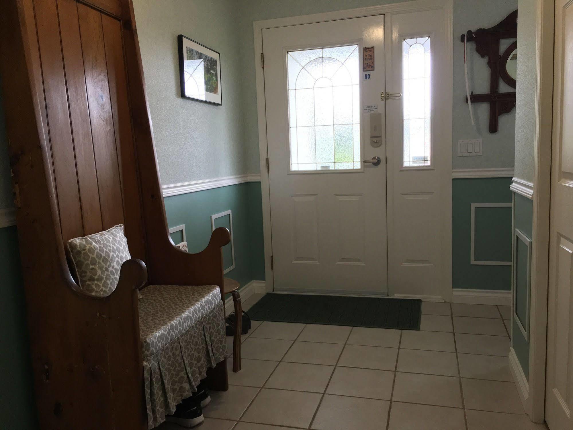 Alexandria House Bed & Breakfast ウェストケロウナ エクステリア 写真
