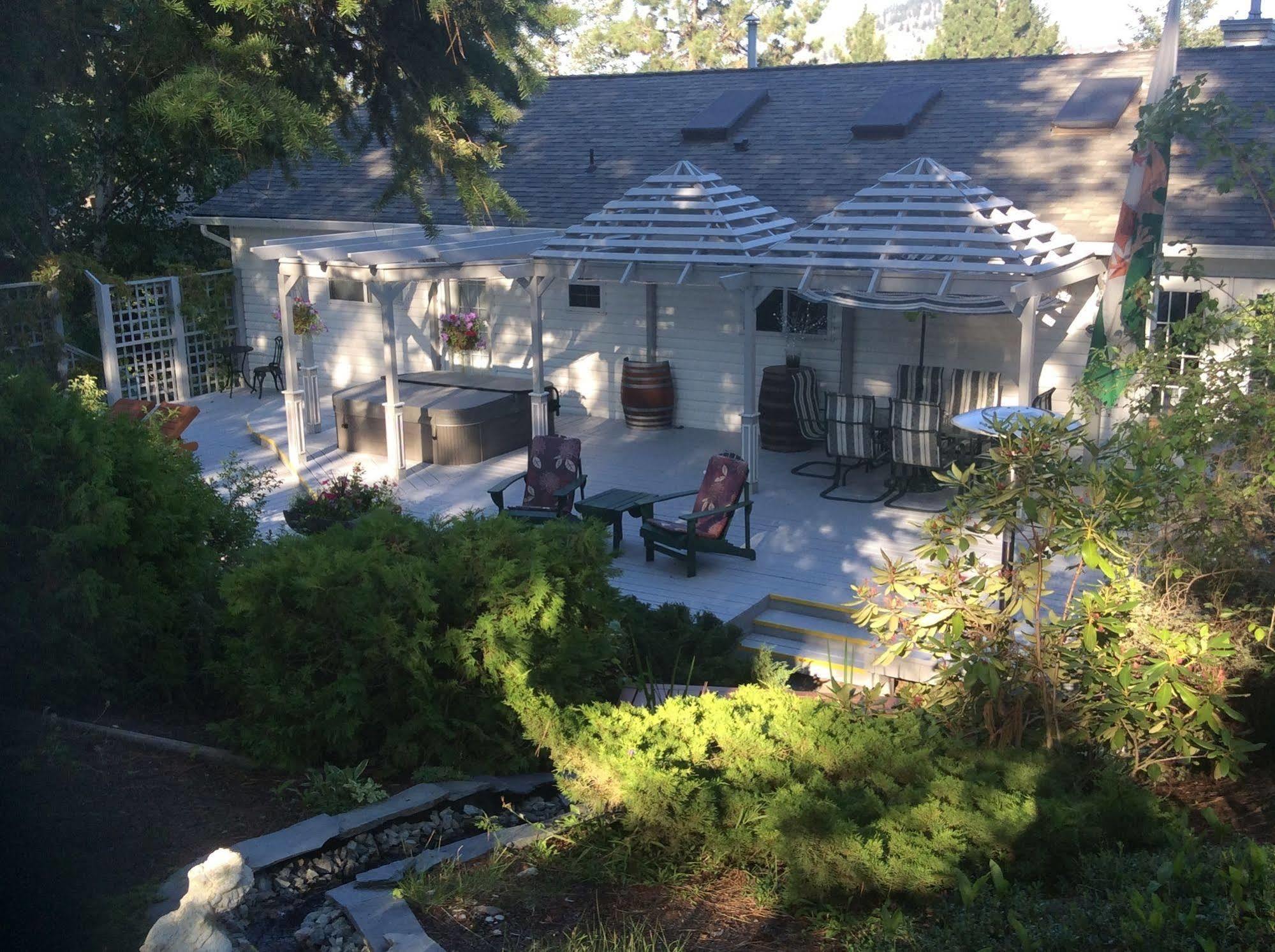 Alexandria House Bed & Breakfast ウェストケロウナ エクステリア 写真